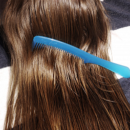 Боремся с сухой кожей головы